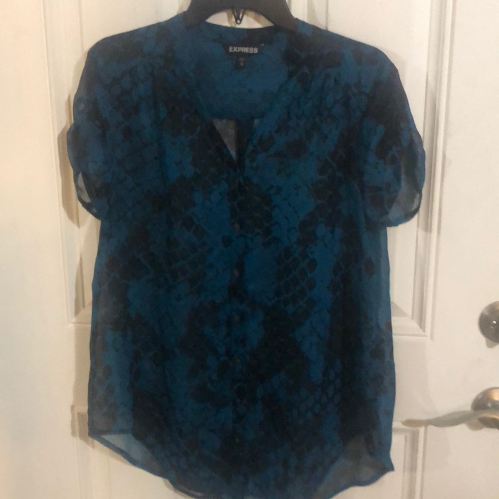 Short sleeve top